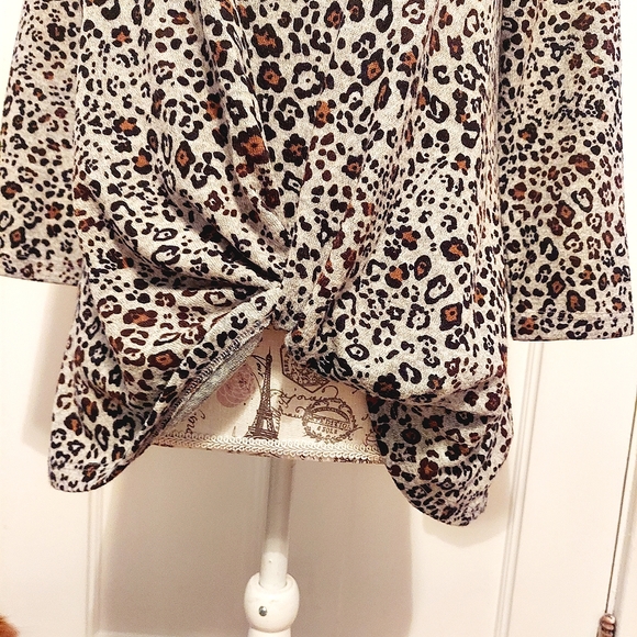 ZAC & RACHEL KNIT TOP. - Picture 4 of 4